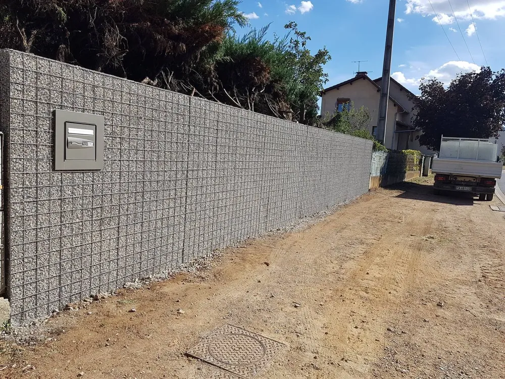Gabions près de Courpière